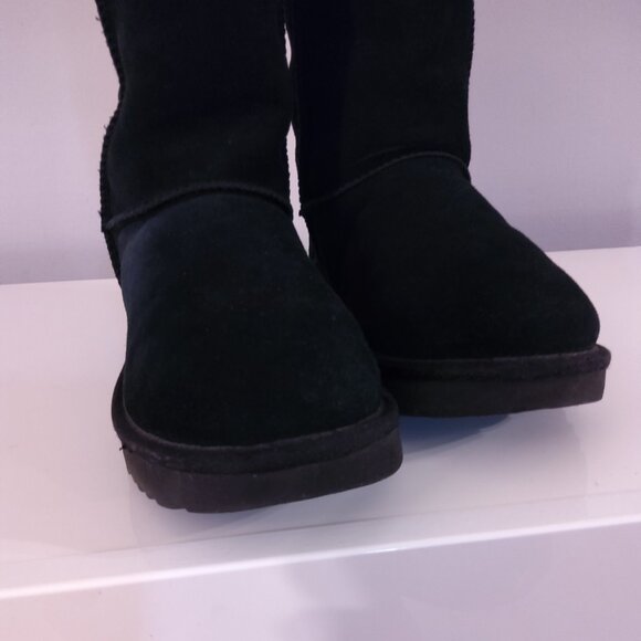 Tall Ugg Boots - Picture 2 of 11